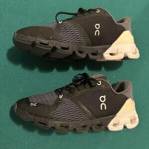 On Running Cloud Shoes Men's Size 9.5 Black Gay White CloudTec Swiss Engineering